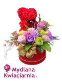 Bukiet mydlany z misiem Flowerbox - 16 róż